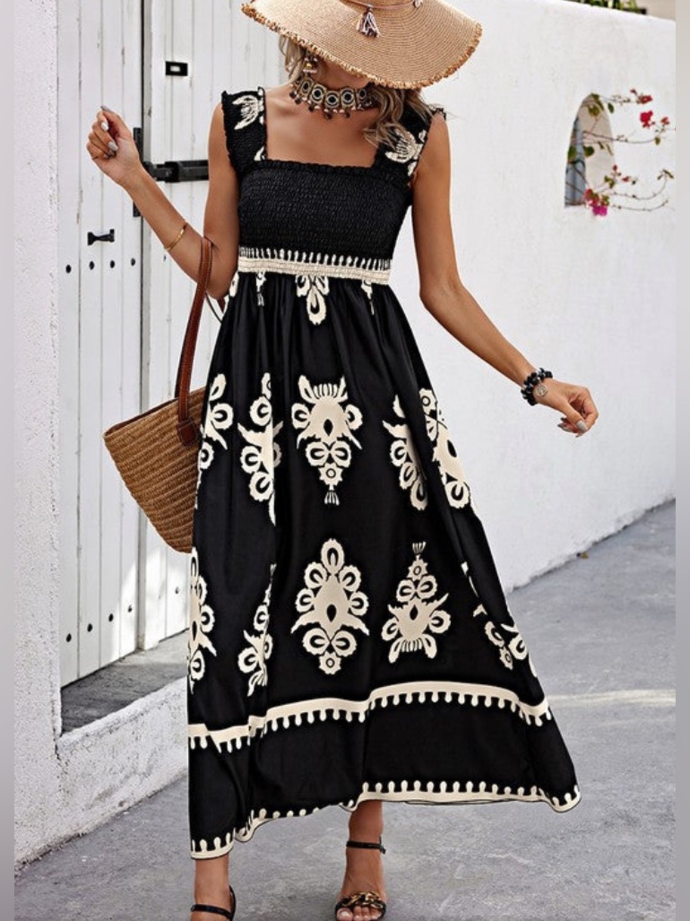 Summer Boho Maxi Dress
Sleeveless Pull On Black & White Woman's Size XL - Picture 2 of 10